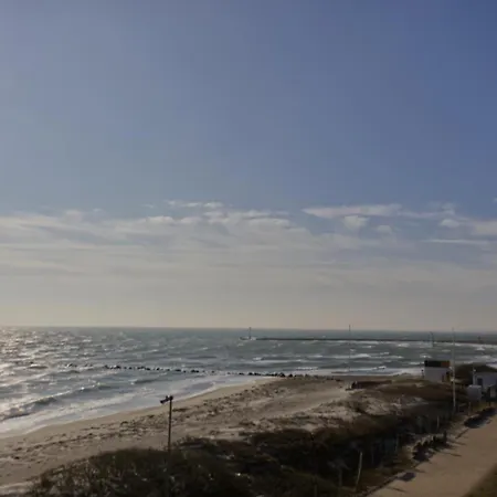 Inselblume 17 - Gemuetliche Mit Meerblick In Der Strandburg *