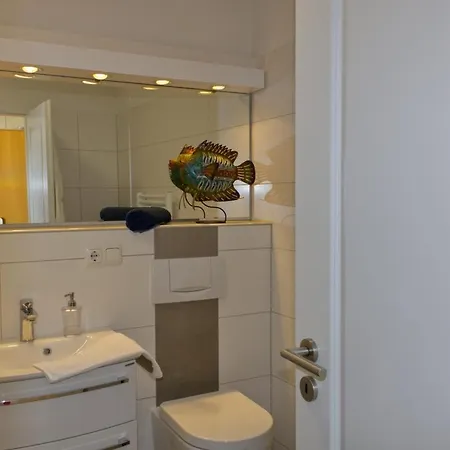 Inselblume 17 - Gemuetliche Mit Meerblick In Der Strandburg Burgtiefe auf Fehmarn